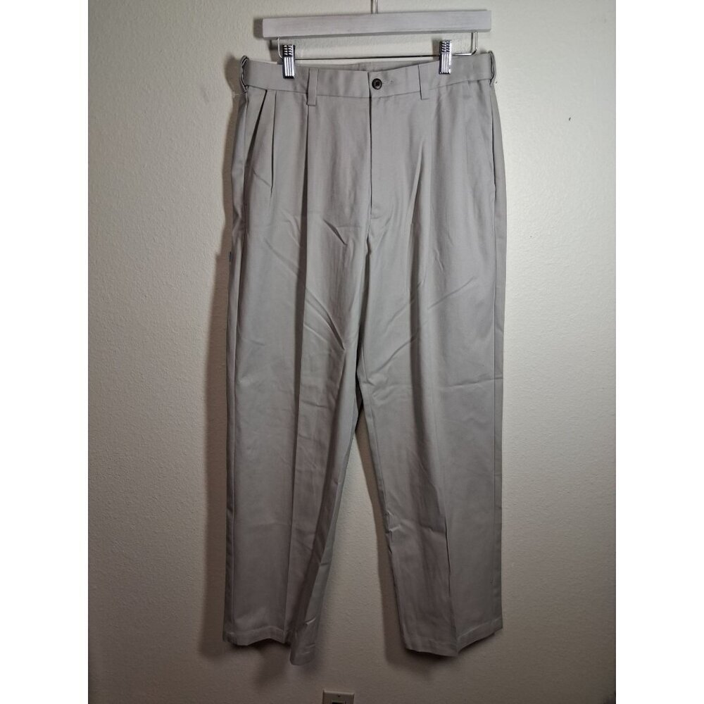 NWT Covington Chinos Khaki Pants Pleated Front Classic Fit Comfort Men's Size 32